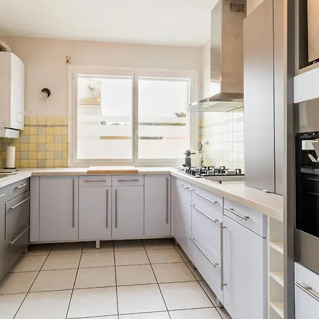 Bel En Bord De Avec Terrasse Et Parking - Fr-1-306-1298