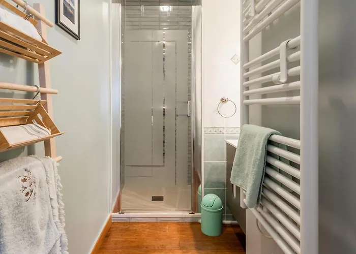 Bel En Bord De Avec Terrasse Et Parking - Fr-1-306-1298 شقة